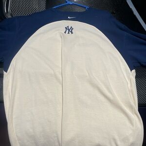Yankees center swoosh long sleeve